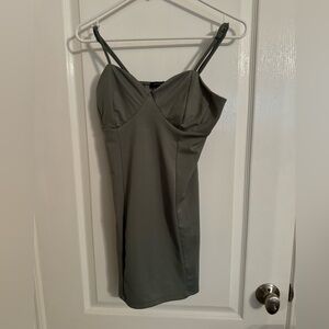 Kendall & Kyle Size Small Light Green Adjustable Straps Teen/Tween Dress